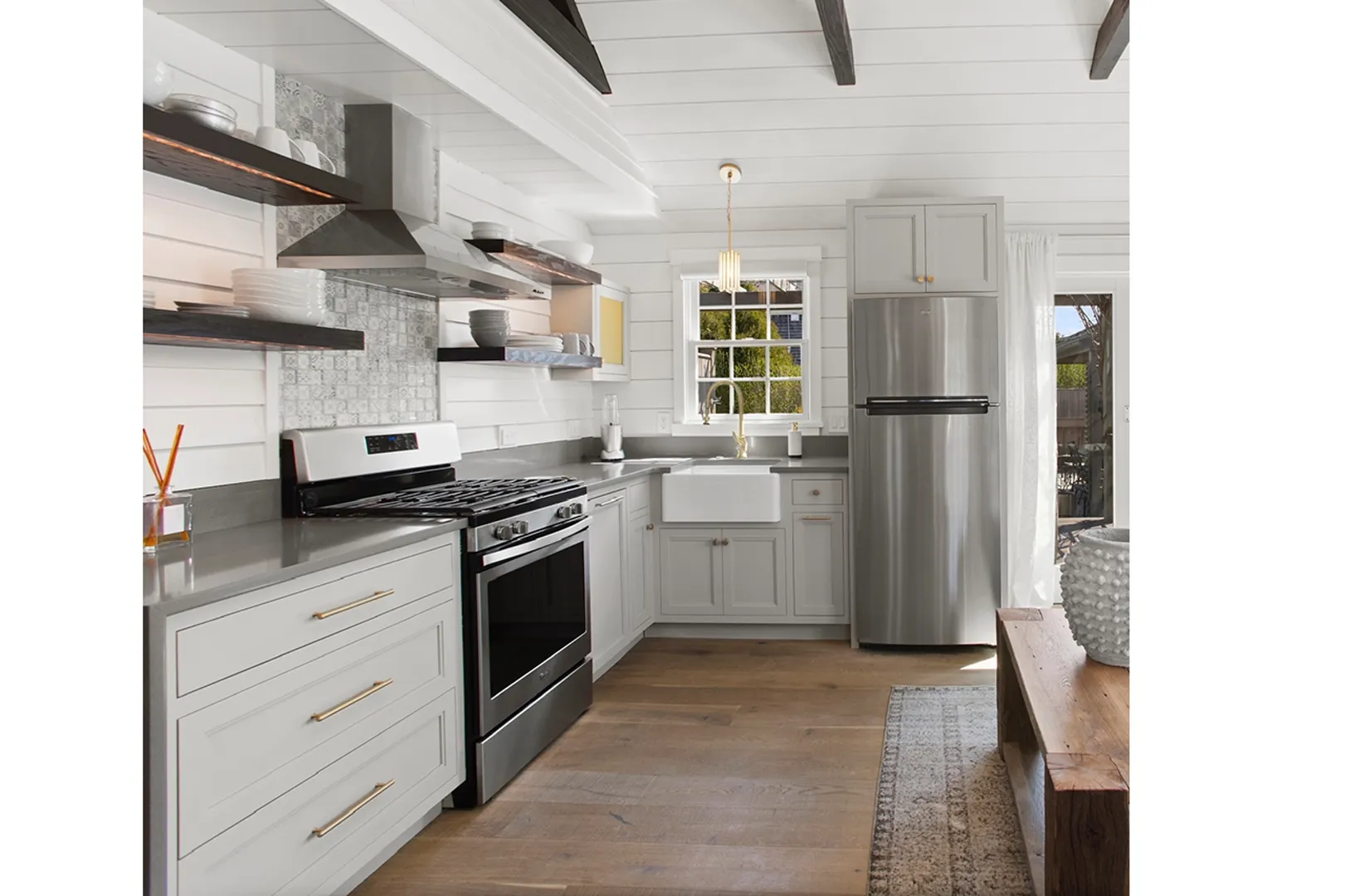renovated kitchen from barebone structure to new modern loon
